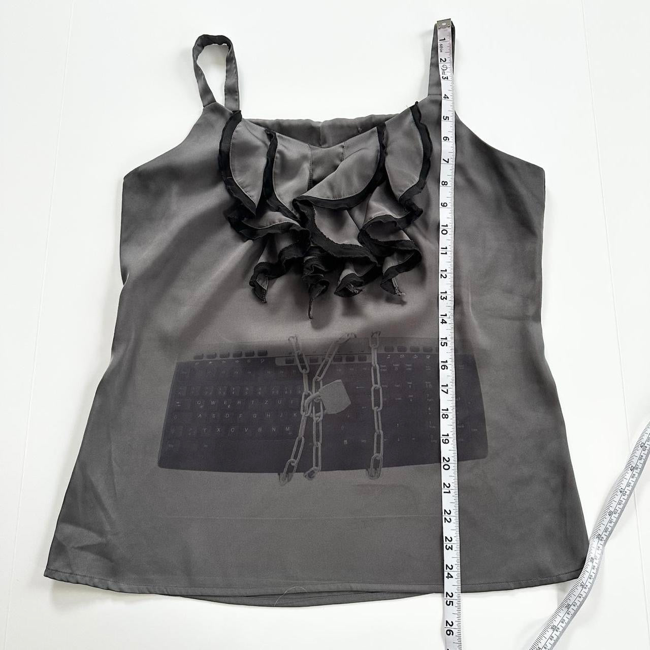 chained keyboard ruffle top (m)