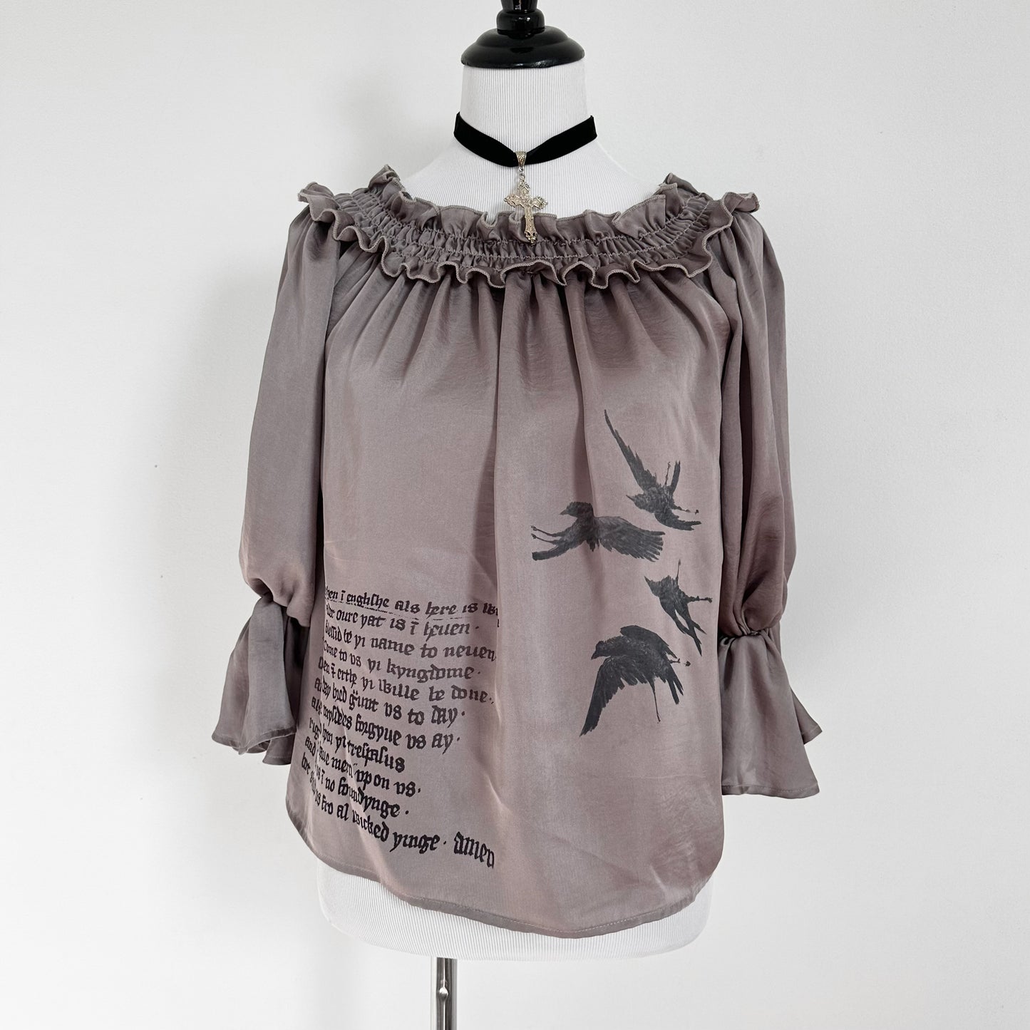 holy prayer ruffle blouse (m)