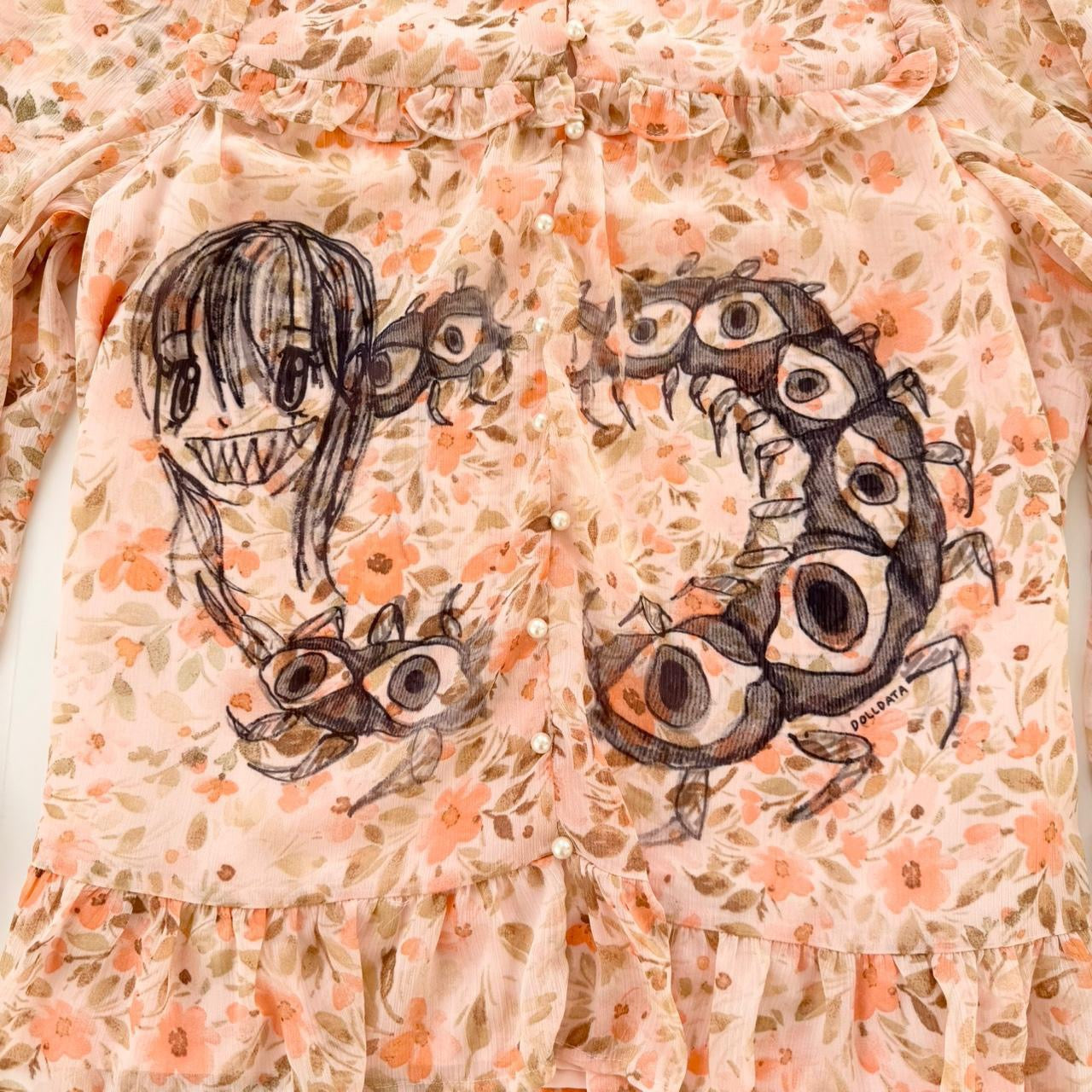 centipede girl floral blouse (m)