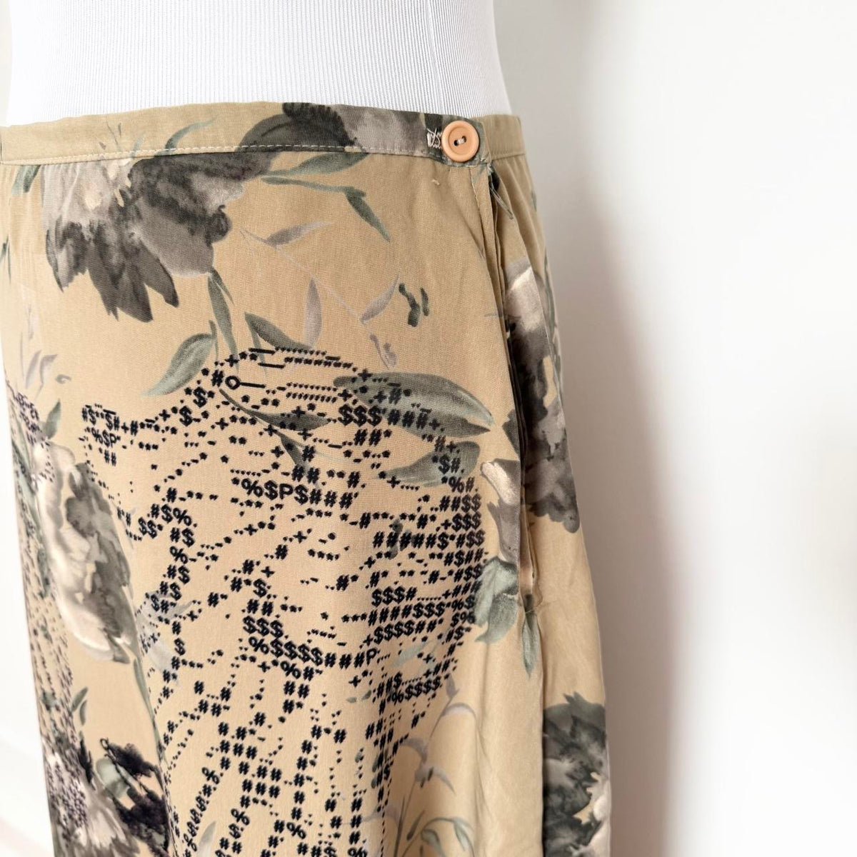 wolf angel skirt (large)