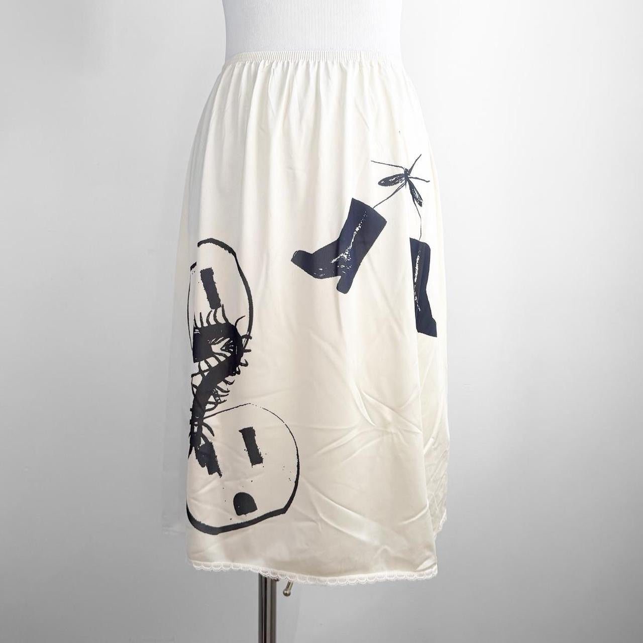 what the bugs doin slip skirt (l/xl)