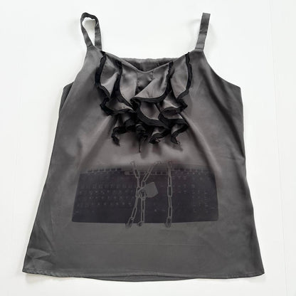chained keyboard ruffle top (m)