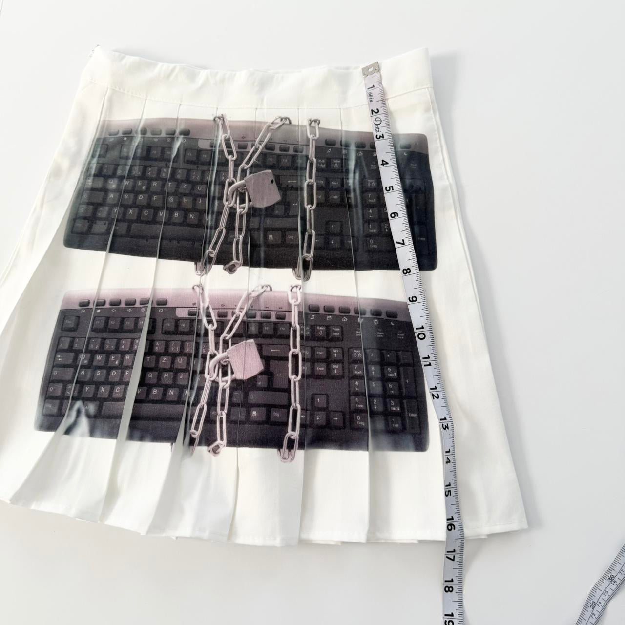 chained keyboard pleated skirt (s/m)