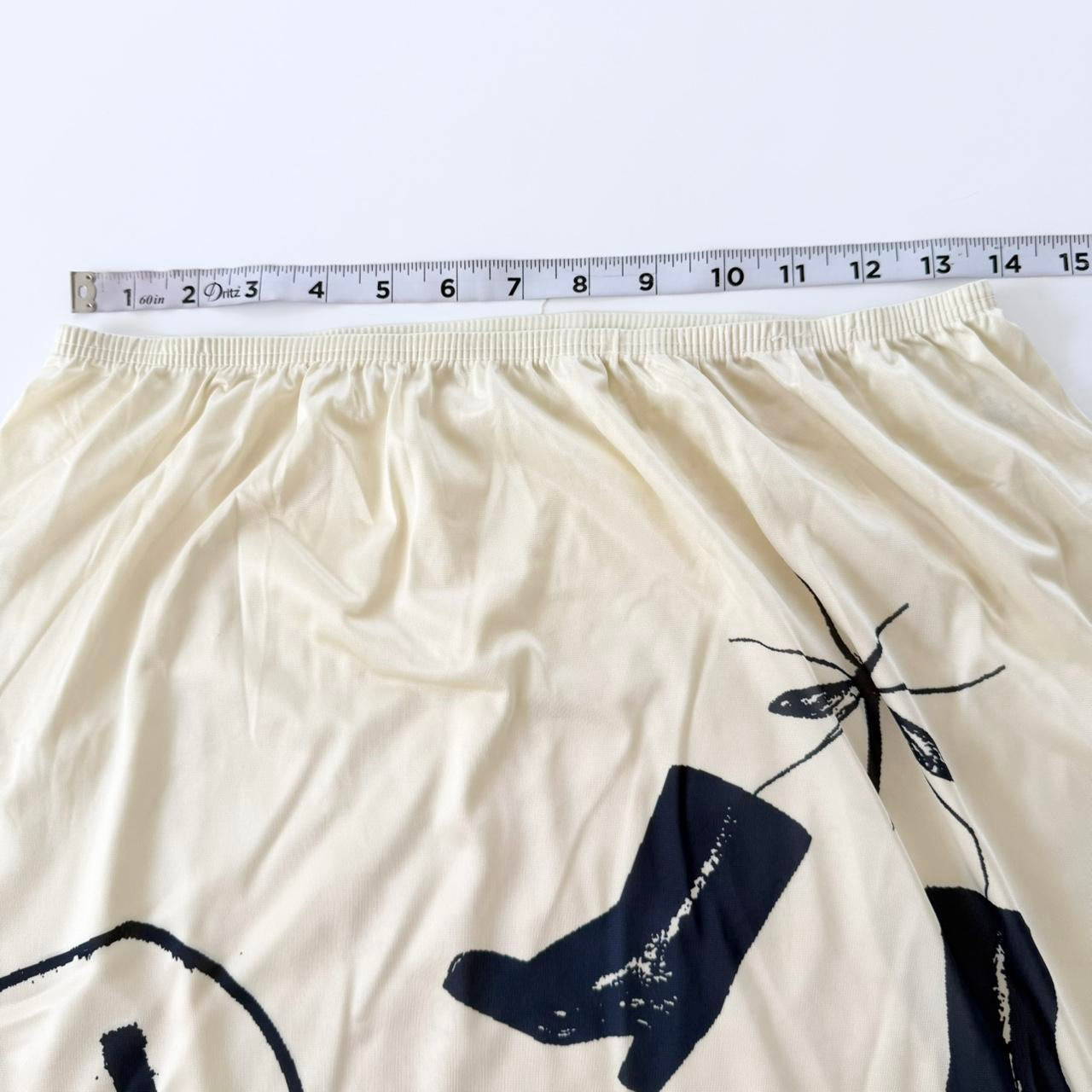 what the bugs doin slip skirt (l/xl)