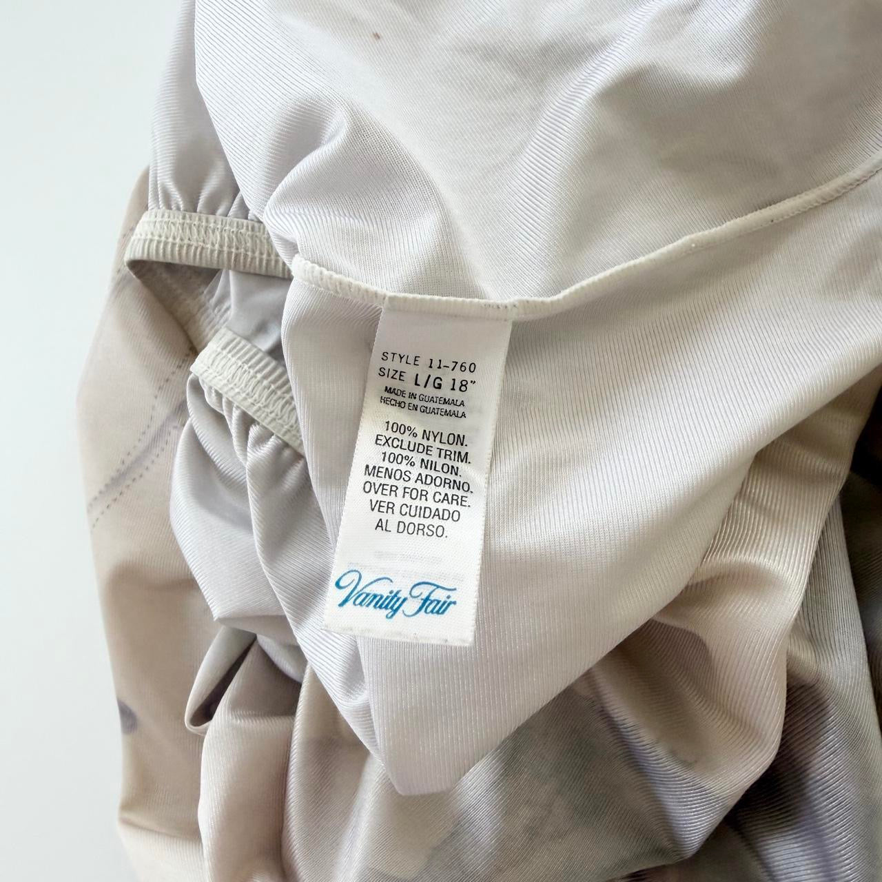 essential items vintage slip skirt (l/xl)