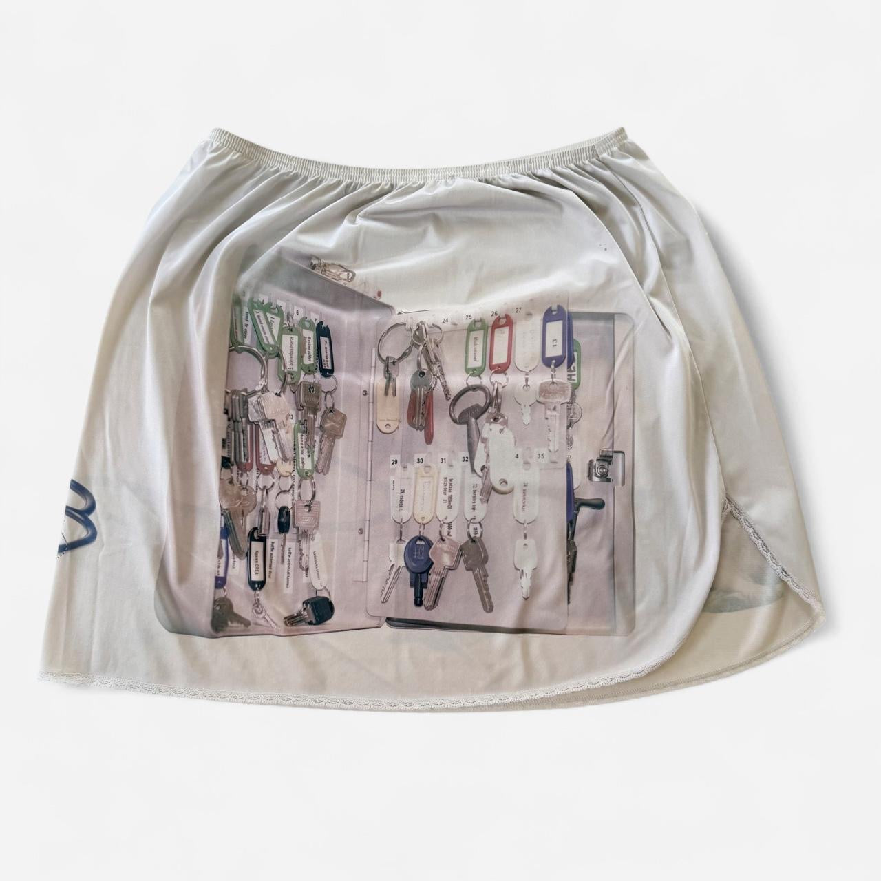 essential items vintage slip skirt (l/xl)